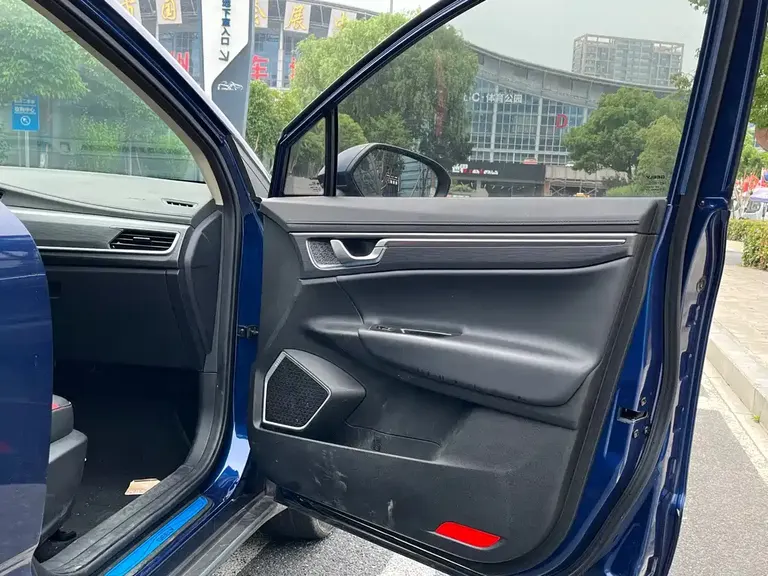 Geely Emgrand GS 1.4 T CVT Elegant
