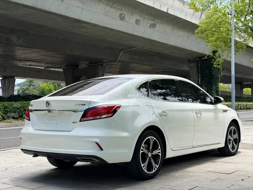 MG6 20 T Auto Luxury Connected CN-V