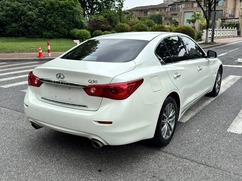 Infiniti Q50 L 2.0 T Joy