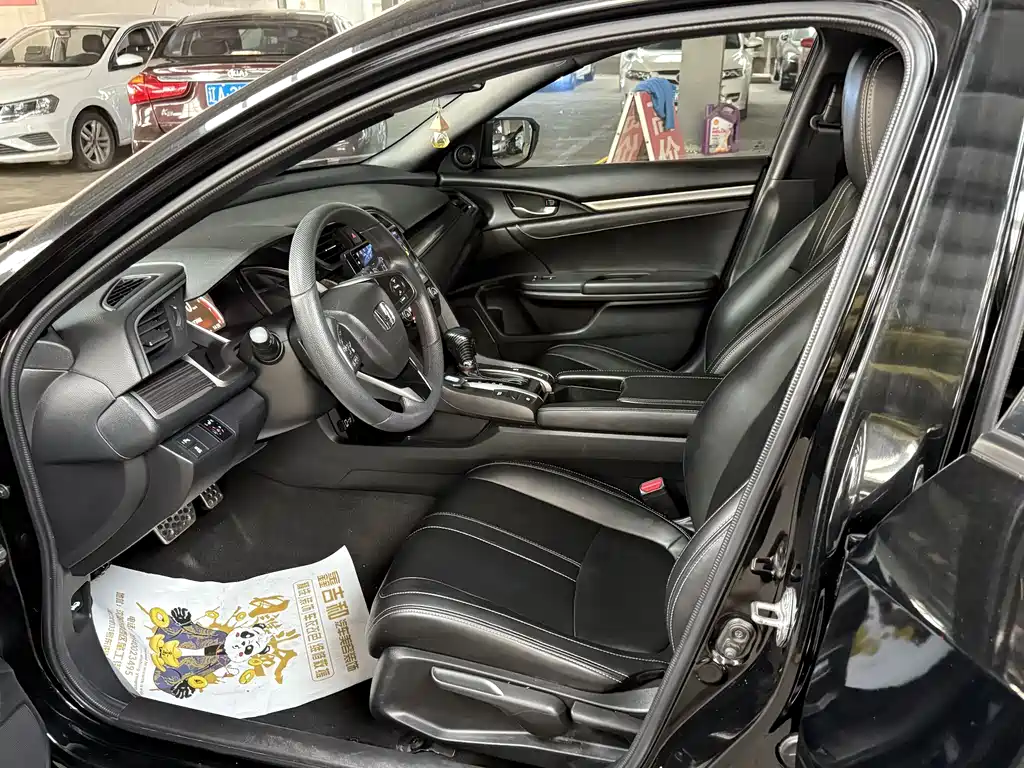 Civic HATCHBACK 220 TURBO CVT Trend Cool Control