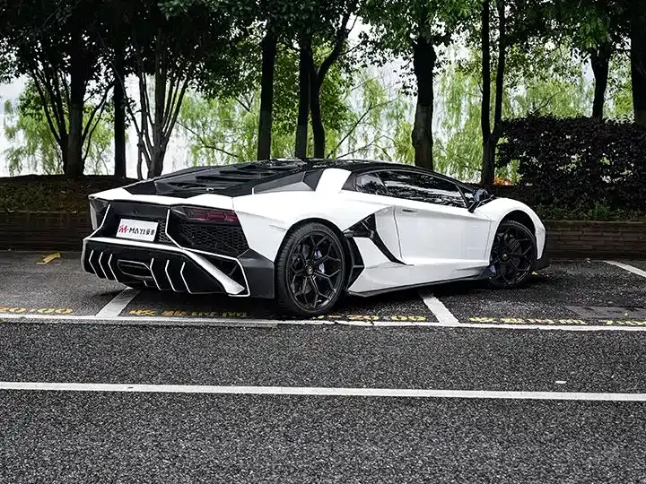 Lamborghini Aventador LP 700-4