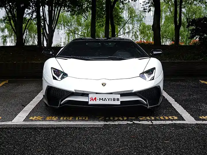 Aventador LP 700-4