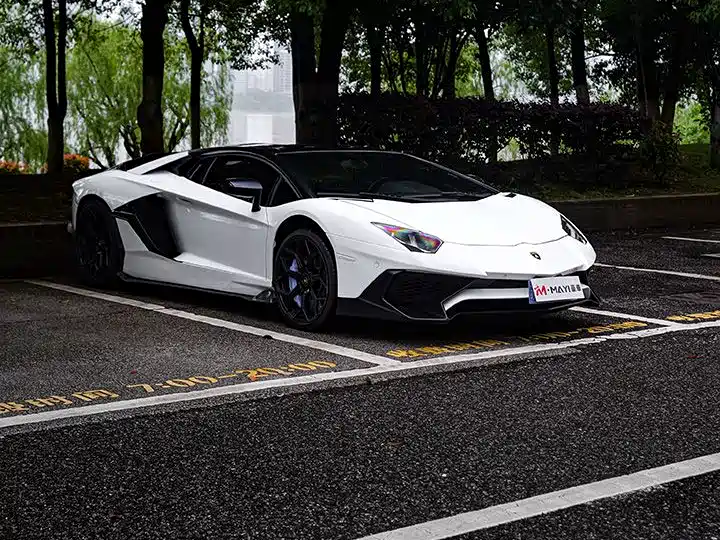 Aventador LP 700-4