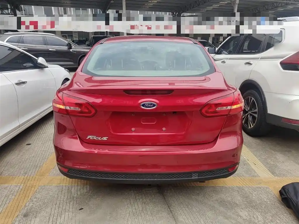 Focus Sedan 1.6 L Auto Comfort