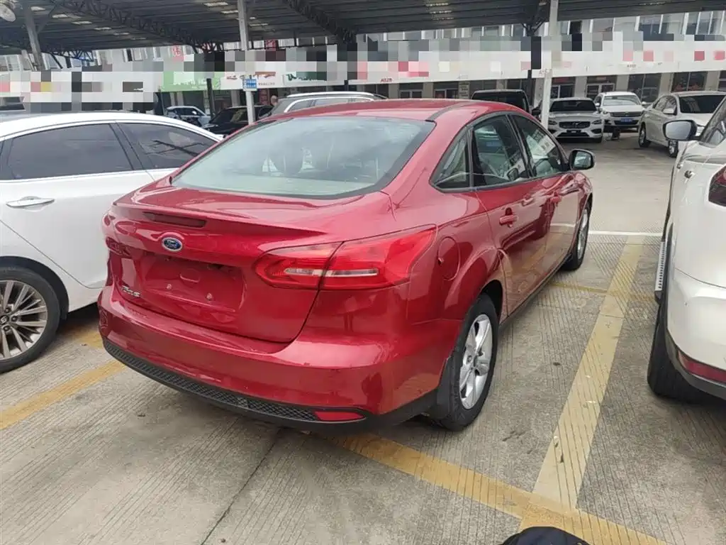 Focus Sedan 1.6 L Auto Comfort