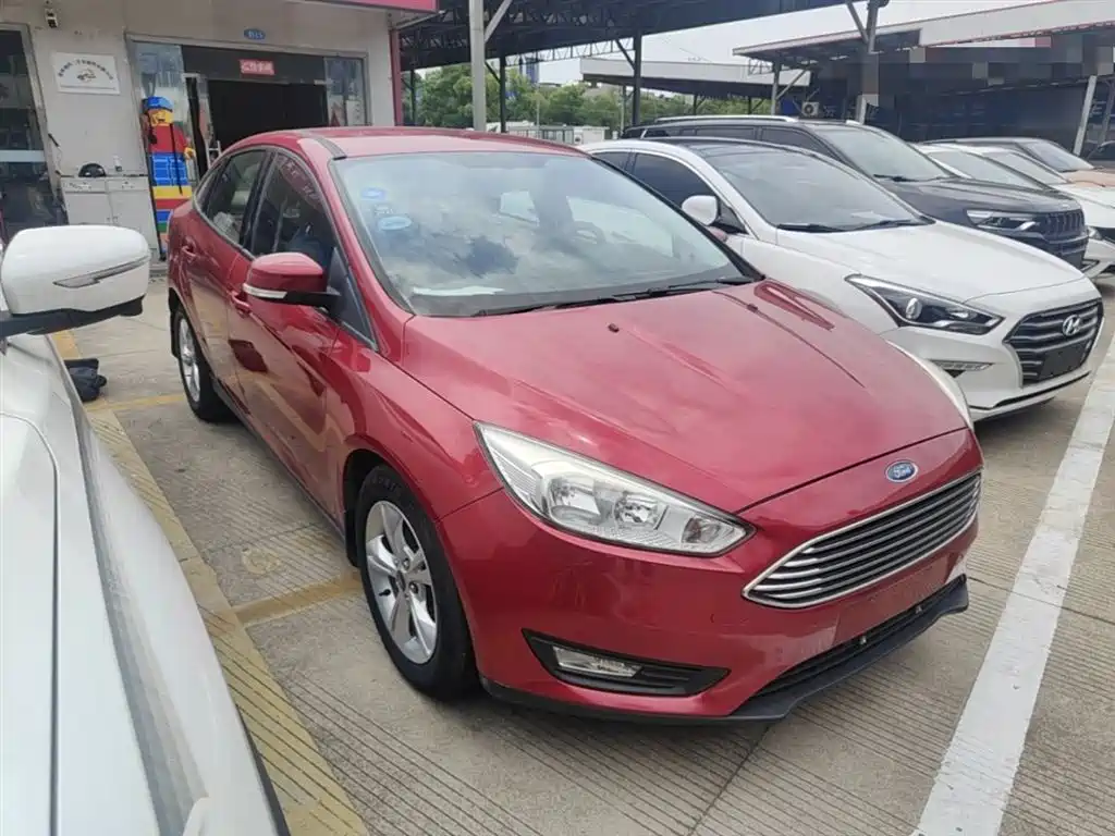 Focus Sedan 1.6 L Auto Comfort