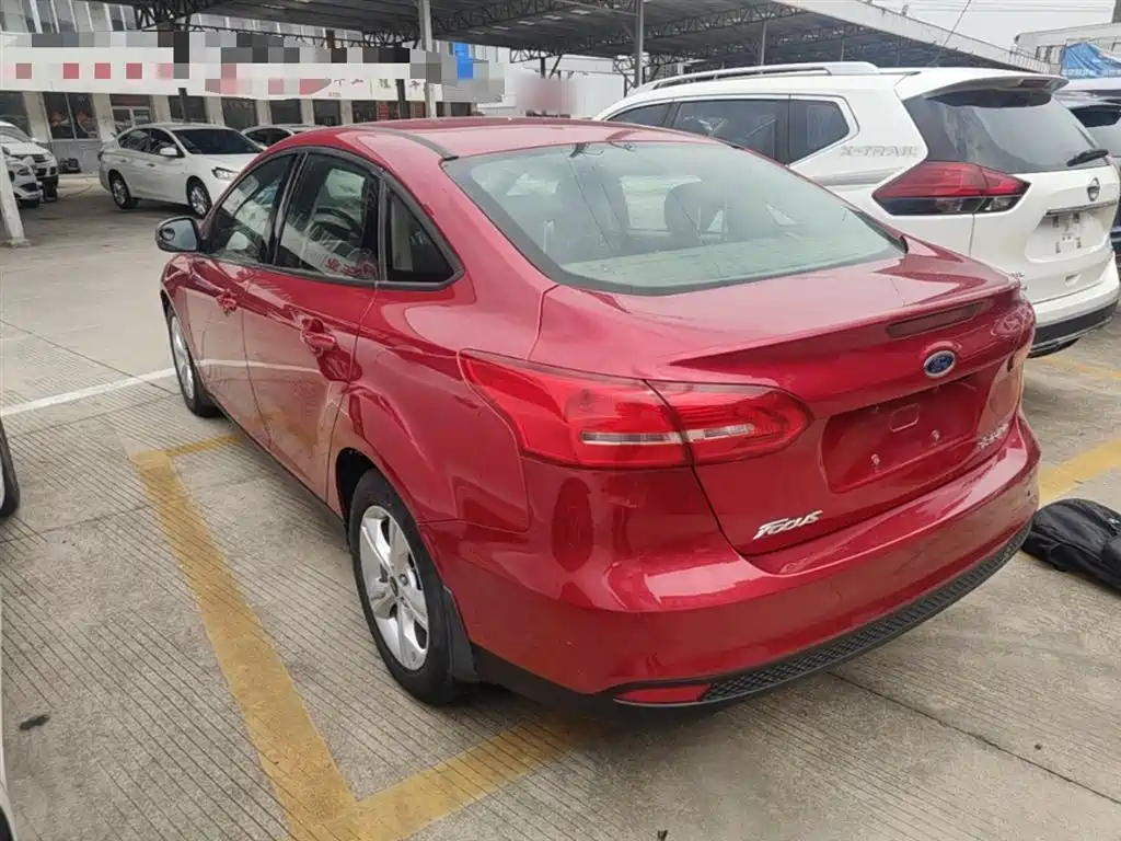 Focus Sedan 1.6 L Auto Comfort