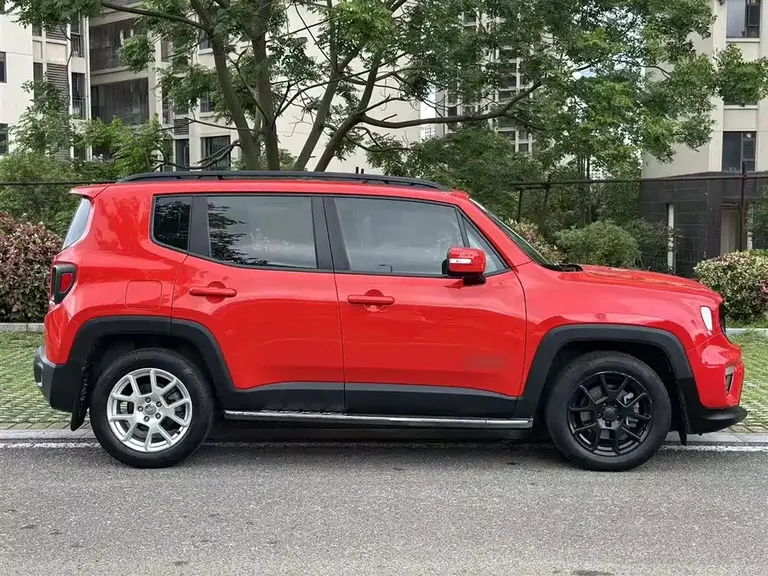 Jeep Renegade 220 T Auto Leading