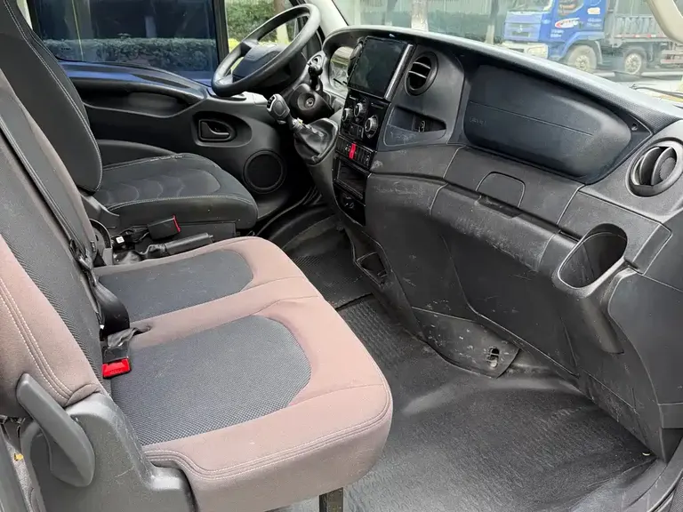 IVECO Daily 依维柯欧胜 2021款 2.0 T 手动超瑞长轴短悬高顶侧拉门F1 A