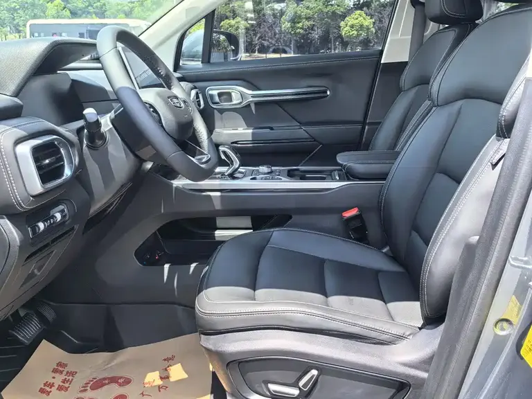 Geely Haoyue 1.8 TD DCT Luxury 7-seat