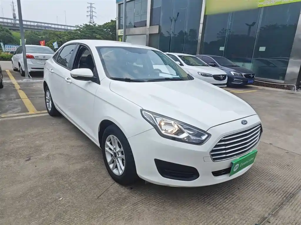 Escort Facelift 1.5 L Auto Quality Enjoyment( ) CN-VI