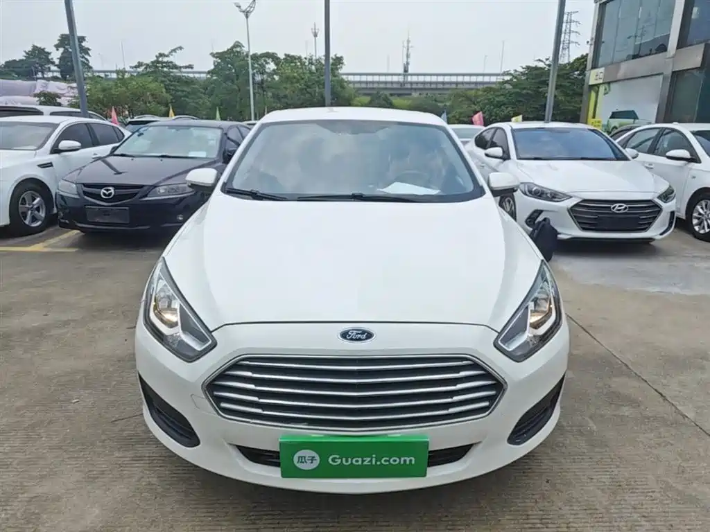 Escort Facelift 1.5 L Auto Quality Enjoyment( ) CN-VI