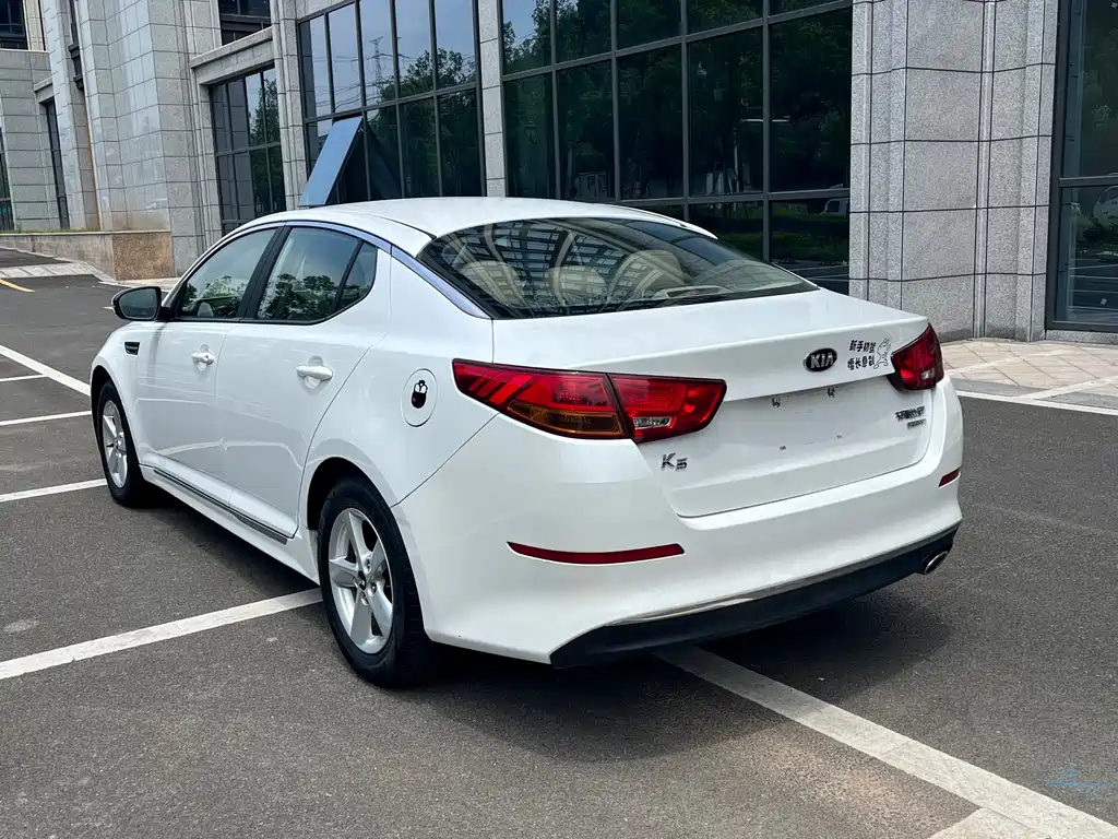 Kia K5 起亚K5 2014款 2.0 L 手动GL