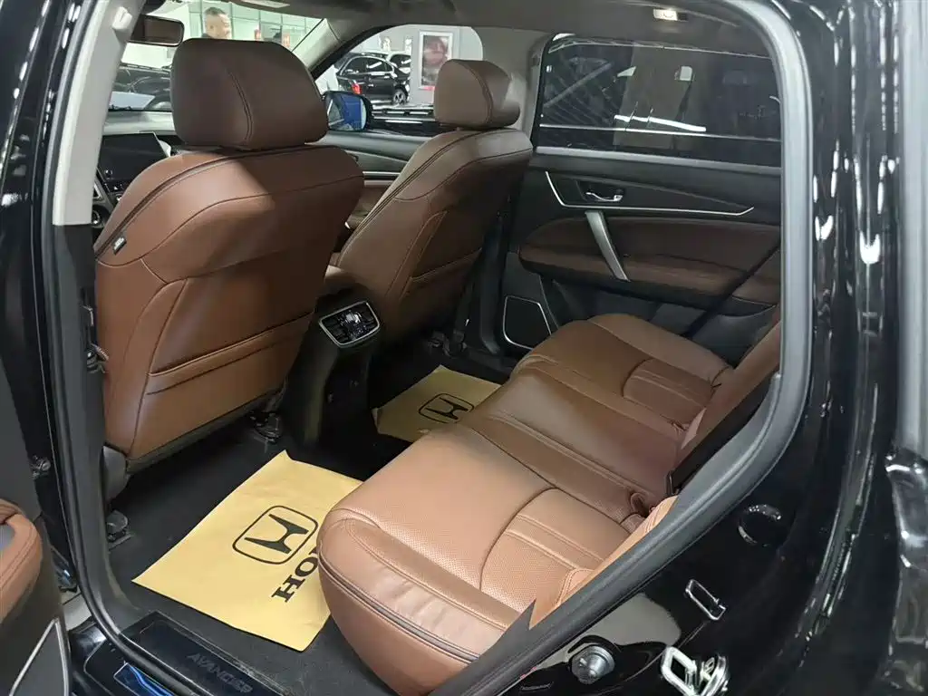 Avancier 370 TURBO 4 WD Premium