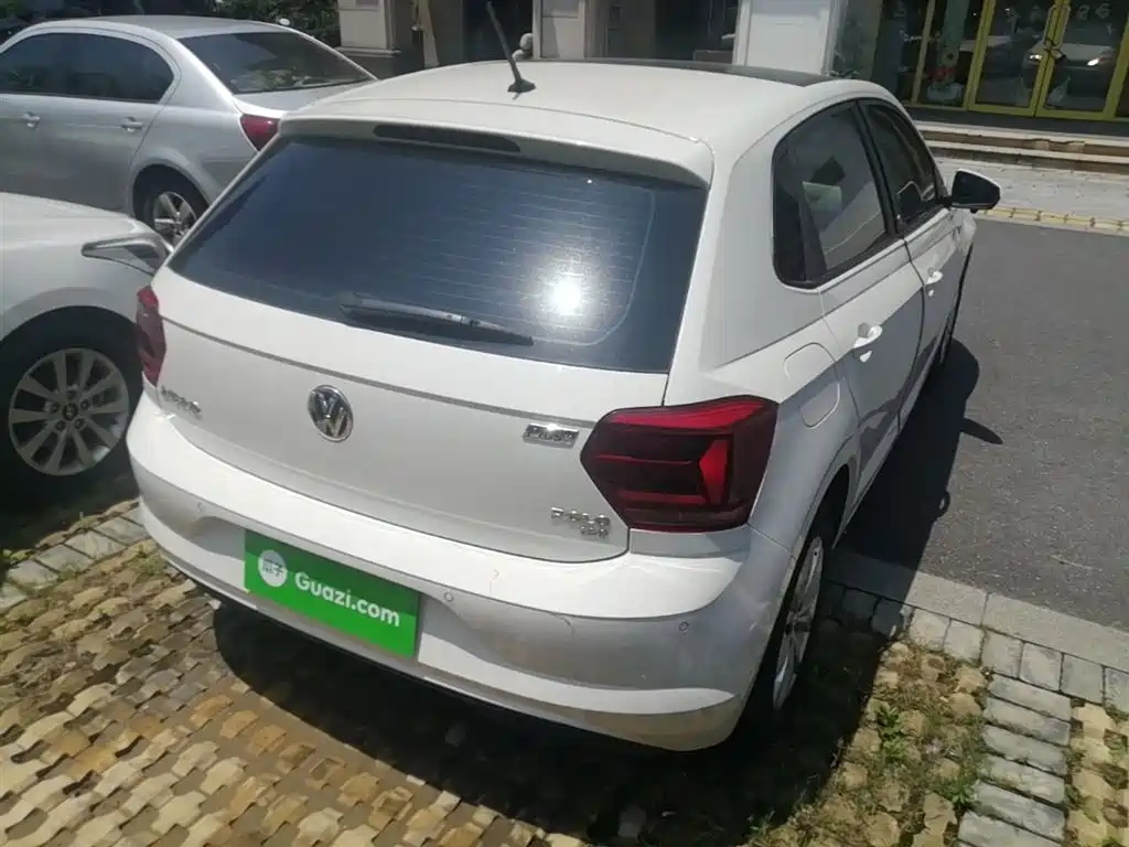 Polo Plus 1.5 L Auto Colorful Tech