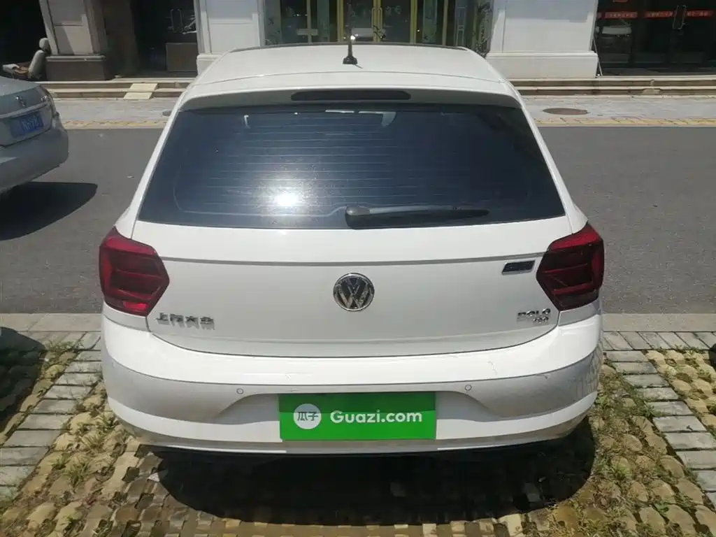 Polo Plus 1.5 L Auto Colorful Tech