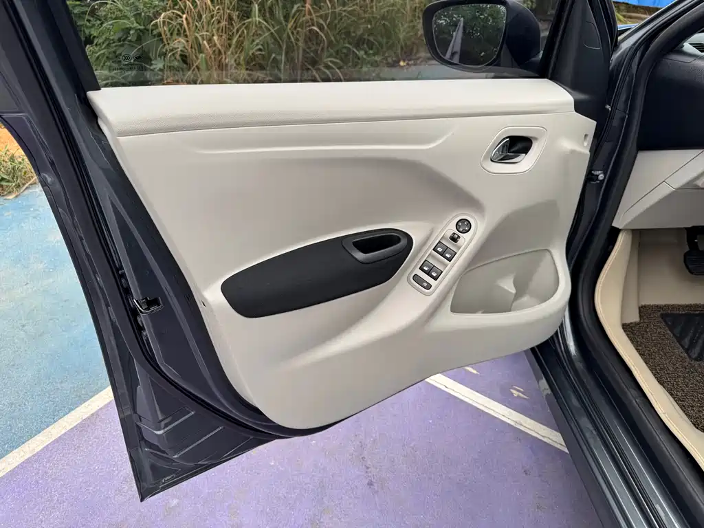Elysee 1.6 L Auto Fashion