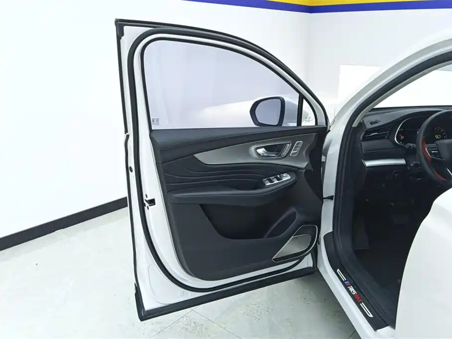 Roewe RX5 MAX 300 TGI Auto Intelligent Cockpit Luxury