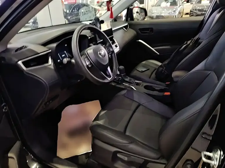 Toyota Frontlander 2.0 L CVT Leading
