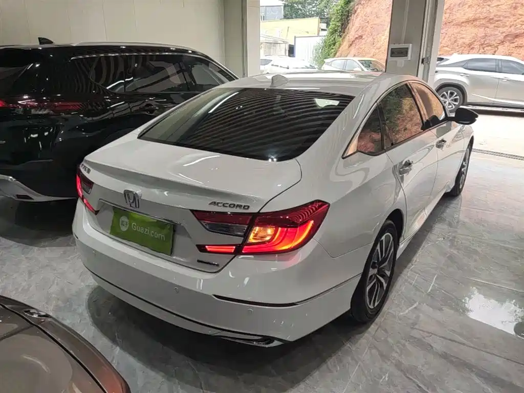 Accord Sharp· Hybrid 2.0 L Sharp Leading CN-VI