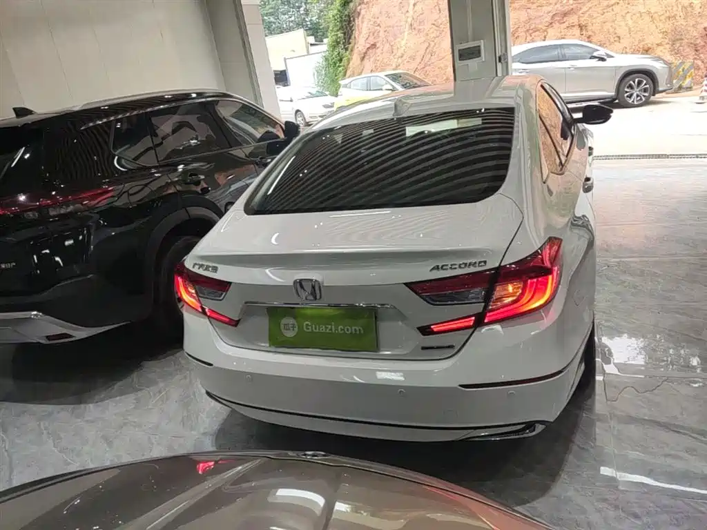 Accord Sharp· Hybrid 2.0 L Sharp Leading CN-VI