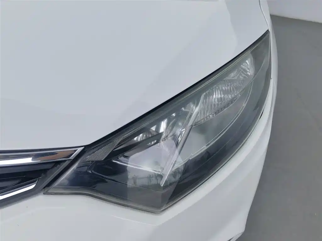 Eado XT 1.6 L Auto Handsome Cool CN-IV
