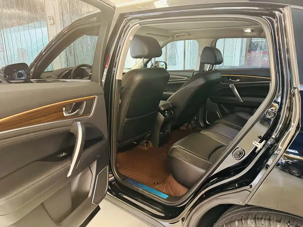 Avancier 370 TURBO 4 WD Premium