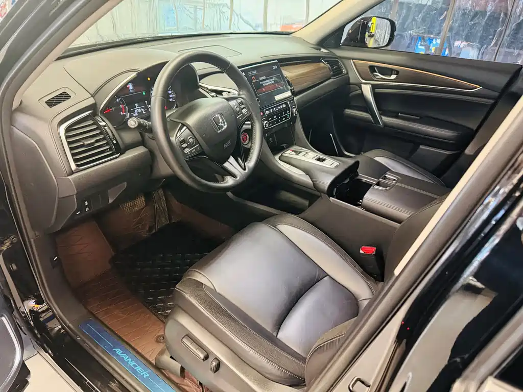 Avancier 370 TURBO 4 WD Premium