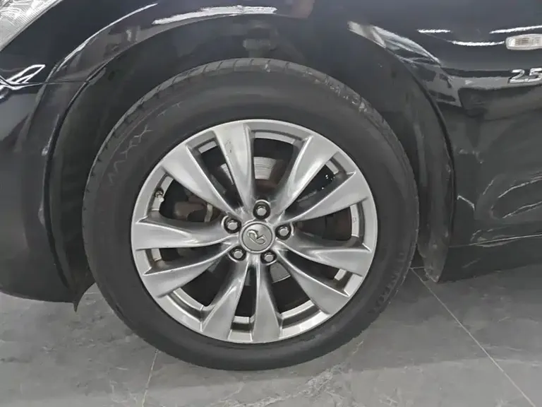 Infiniti Q70 Q70 L 2.5 L Comfort