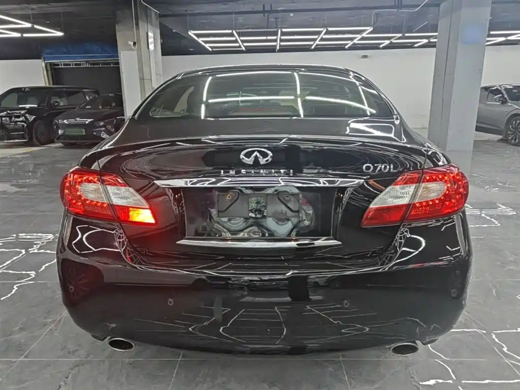 Infiniti Q70 Q70 L 2.5 L Comfort