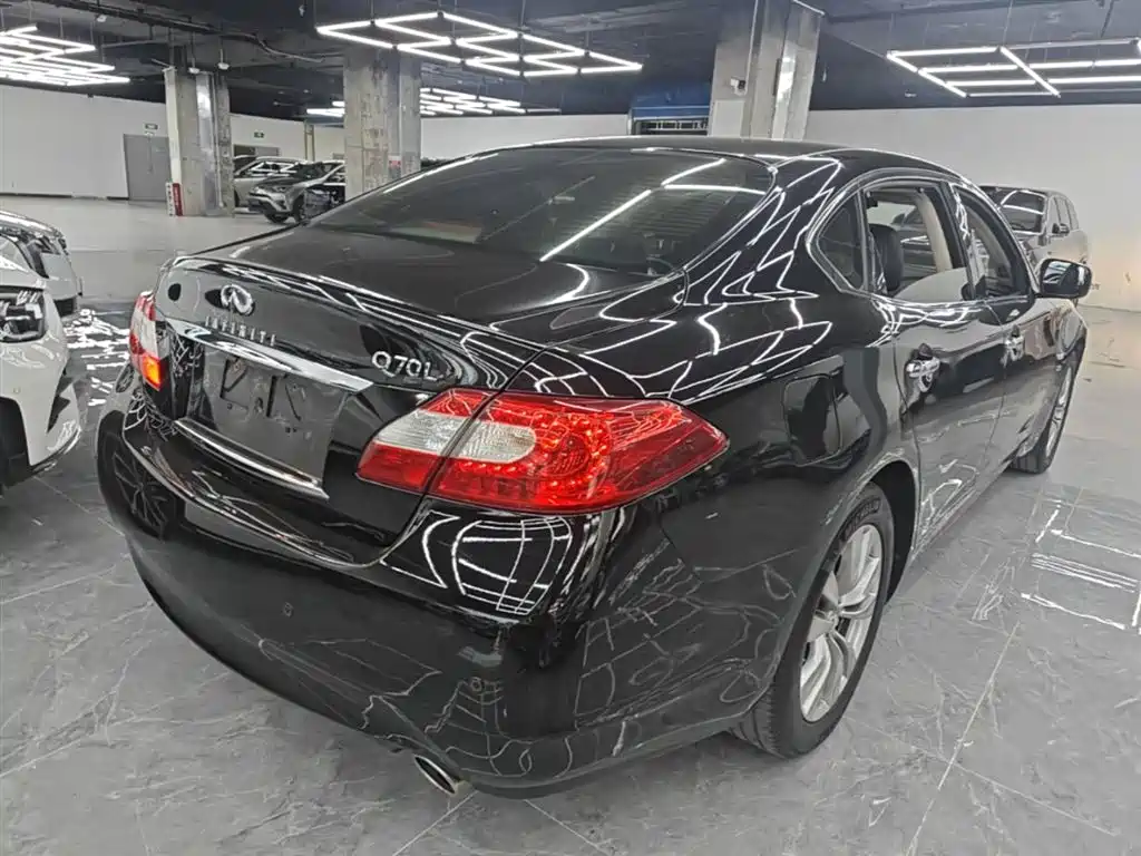 Infiniti Q70 Q70 L 2.5 L Comfort