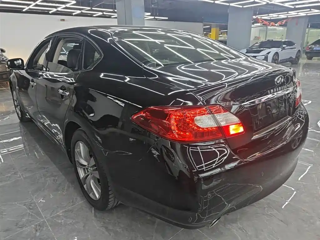 Infiniti Q70 Q70 L 2.5 L Comfort