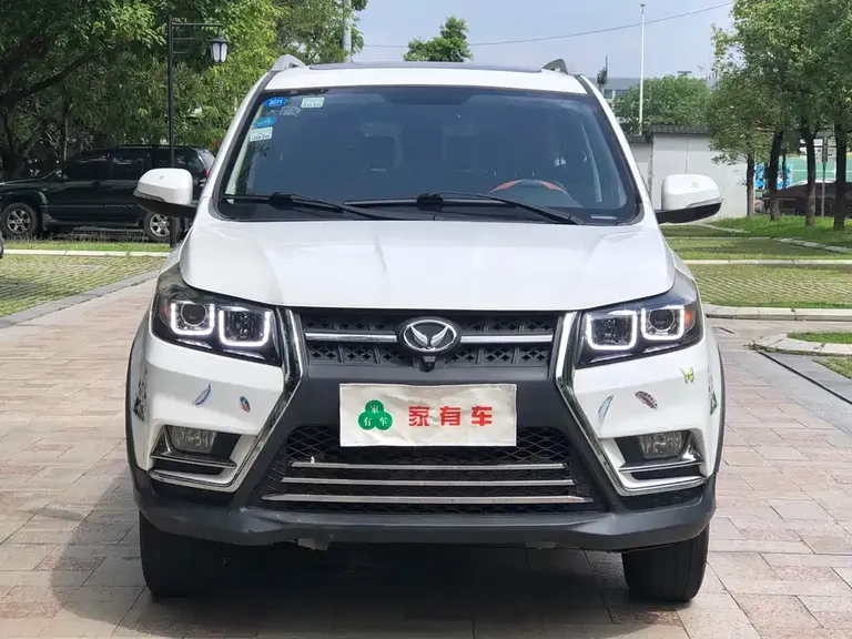 BAIC Huansu S3 S3 L 1.5 L Manual Distinguished