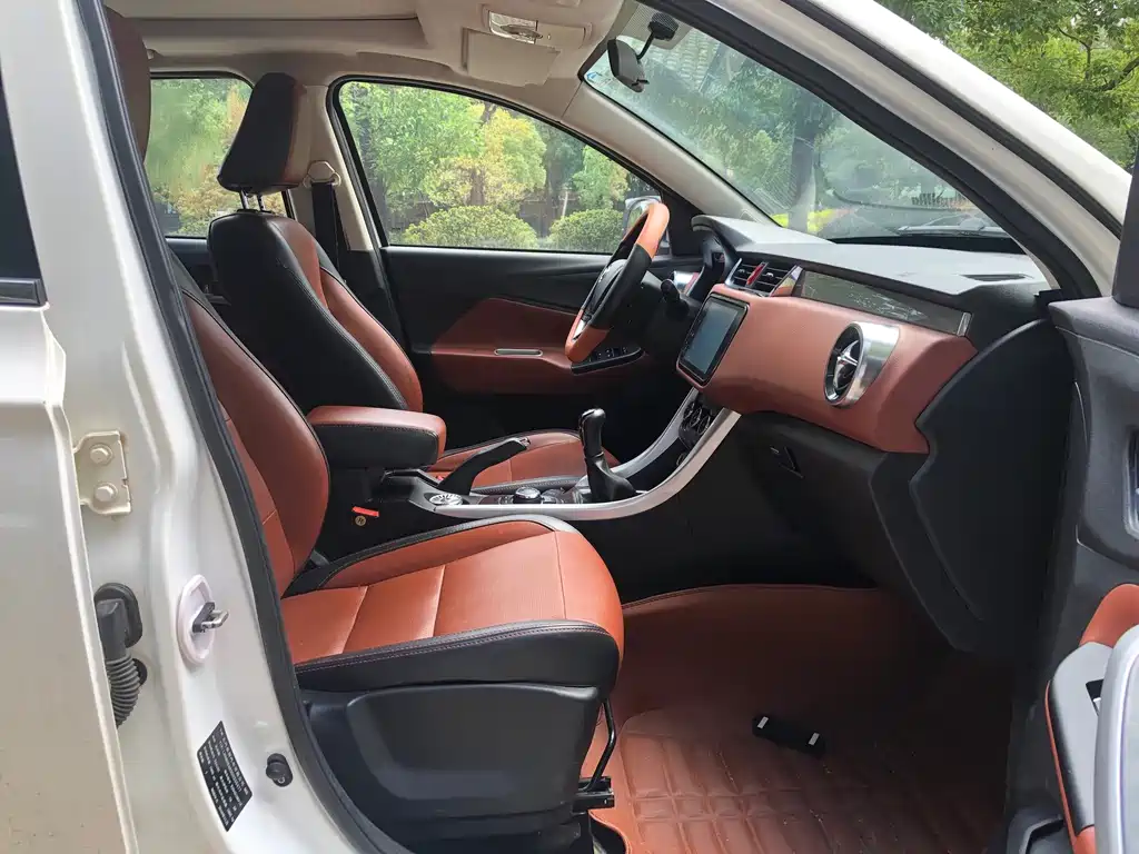 BAIC Huansu S3 S3 L 1.5 L Manual Distinguished