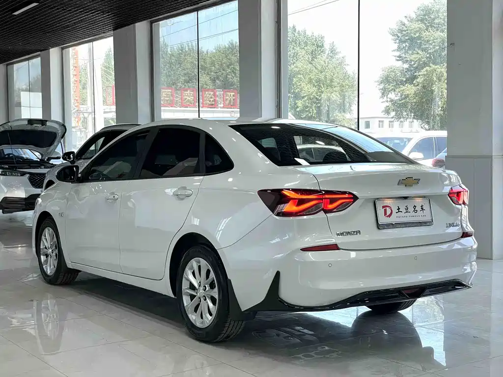 Monza 1.5 L DCT Joy
