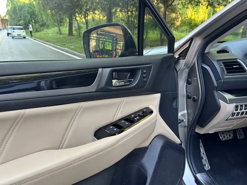 Outback 2.5 i Sport Navigation