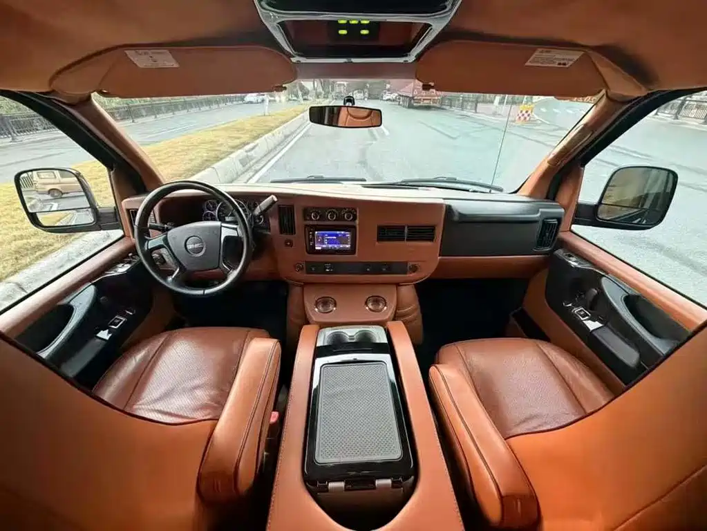 SAVANA SAVANA 2014款 6.0 L G1500 L 领袖级
