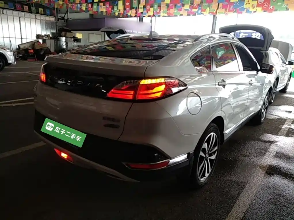 Venucia T90 2.0 L CVT Smart Style