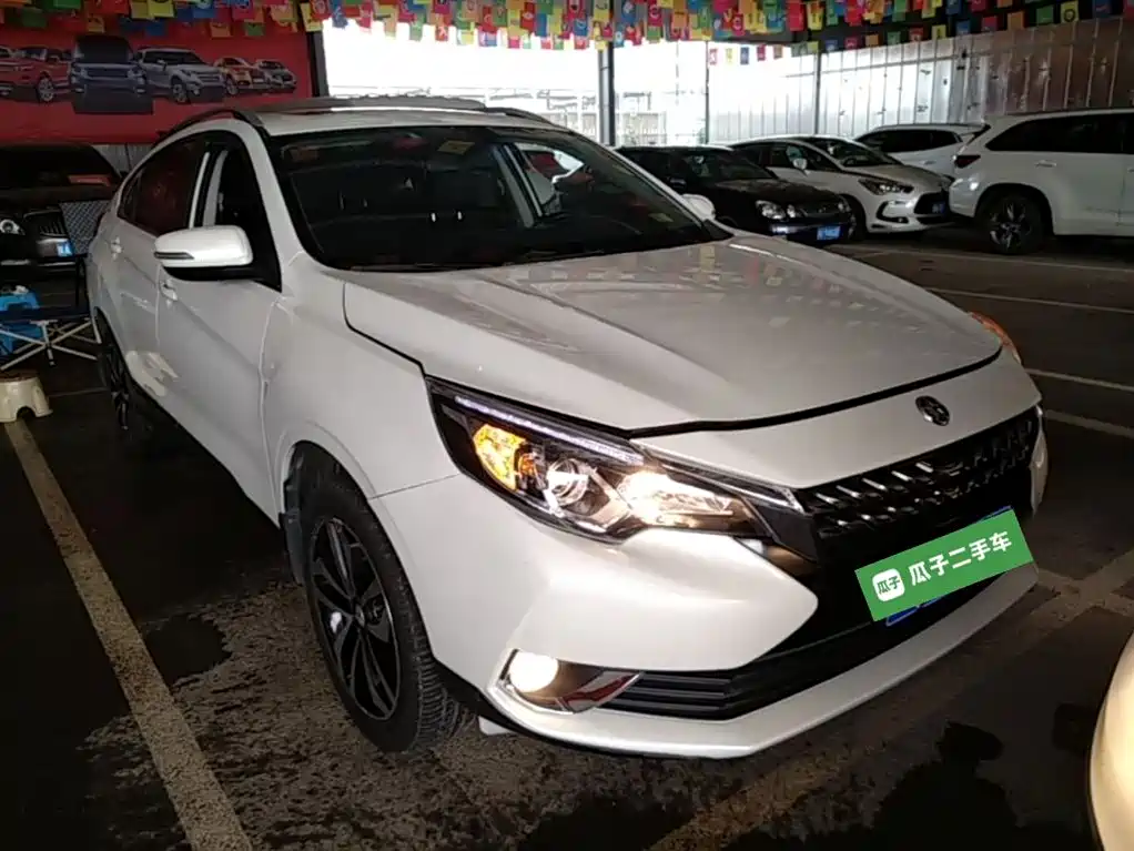 Venucia T90 2.0 L CVT Smart Style