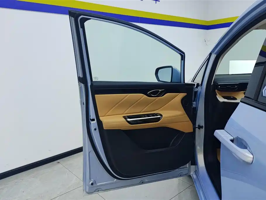 Trumpchi E8 NEV 传祺E8 PHEV 2024款 150 km MAX+