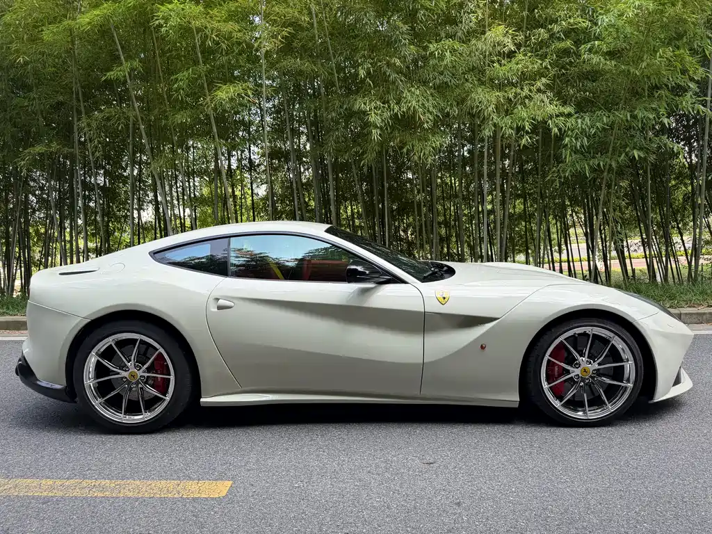 F12 berlinetta 6.3 L Standard