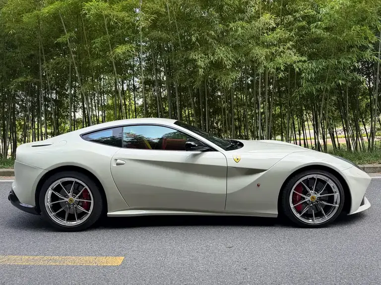 Ferrari F12 berlinetta 6.3 L Standard