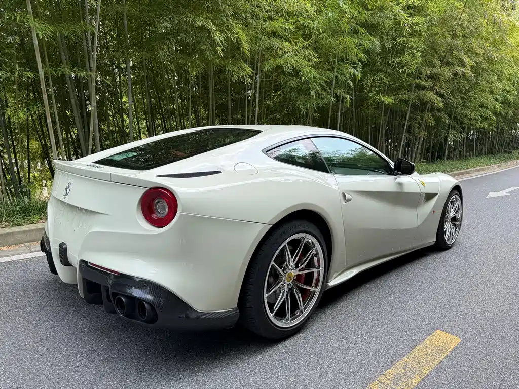 F12 berlinetta 6.3 L Standard