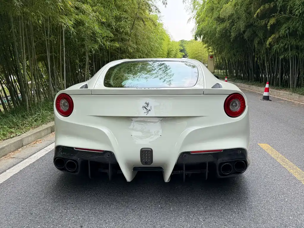 F12 berlinetta 6.3 L Standard