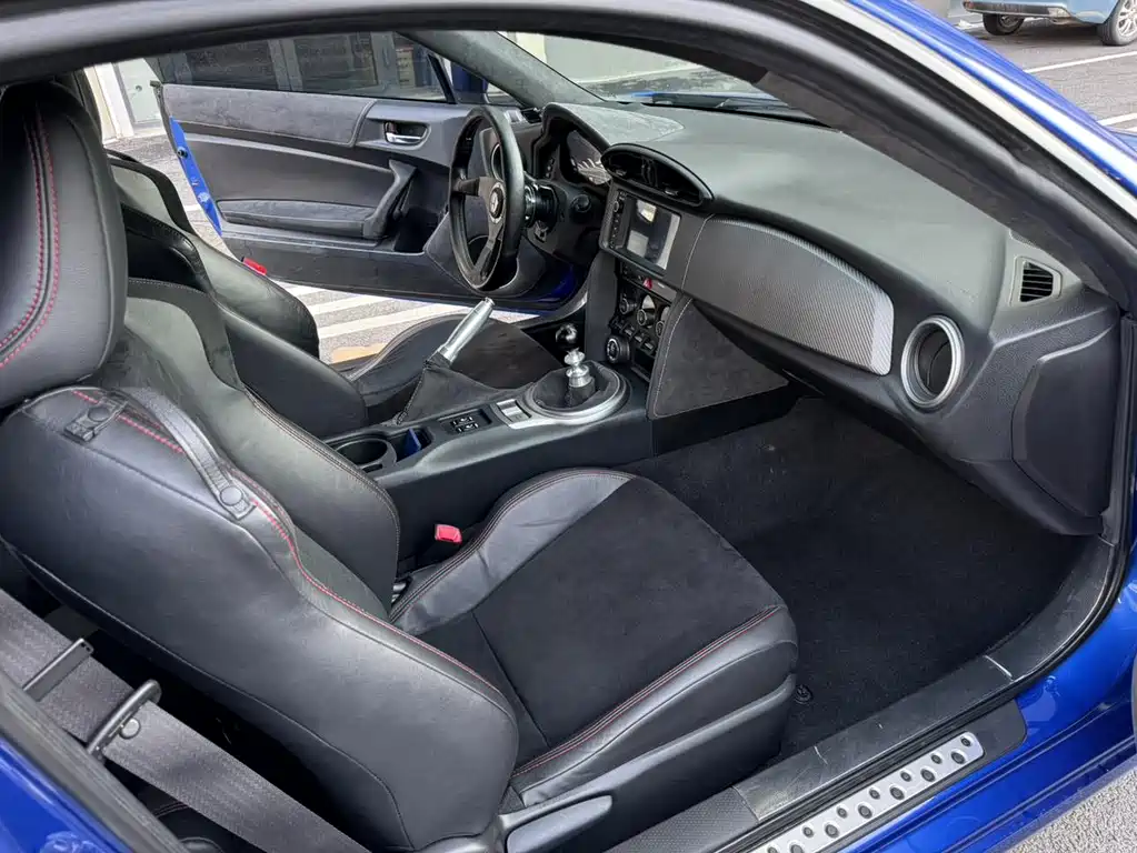 Subaru BRZ 斯巴鲁BRZ 2015款 2.0 i 手动版