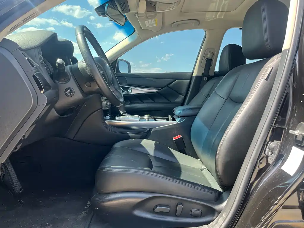 Infiniti Q70 Q70 L 2.5 L Elite