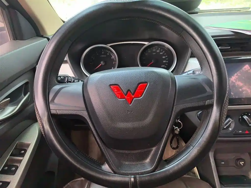 Wuling Hongguang Facelift 1.5 L S Comfort Hydraulic Assist LAR
