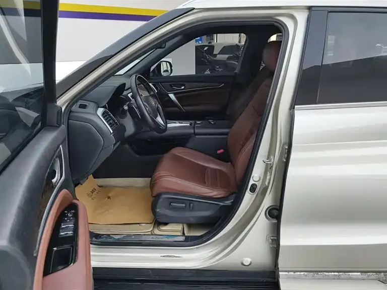 Honda UR-V 370 TURBO 4 WD Premium CN-V