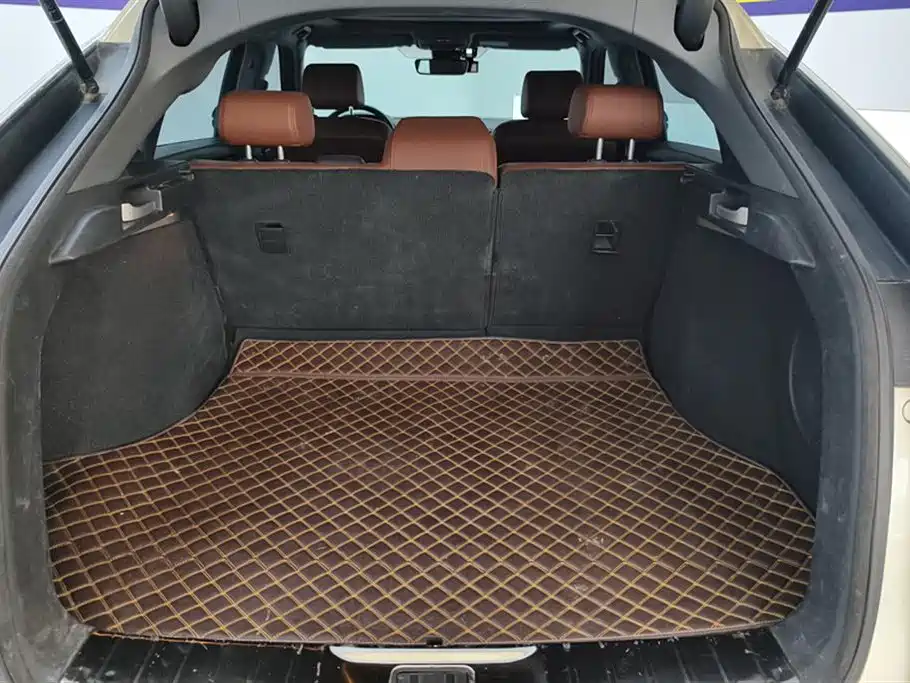 Honda UR-V 370 TURBO 4 WD Premium CN-V