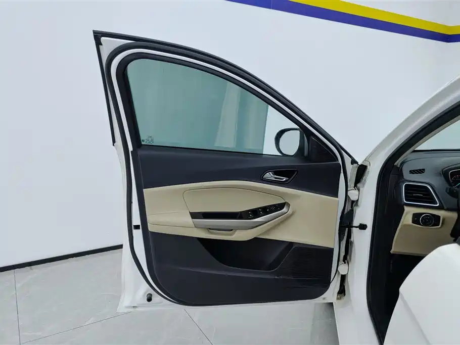 Escort Facelift 1.5 L Auto Comfort